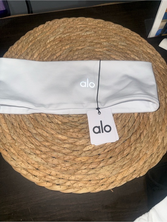 ALO Yoga Accessories - ALO Yoga White Wide Foldover Headband